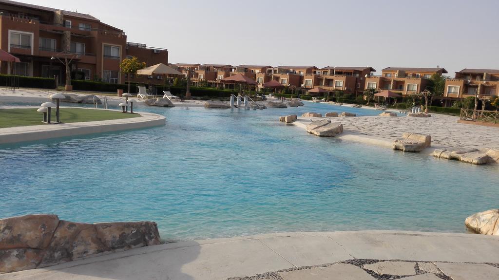 Three-Bedroom Garden Chalet at Marina Wadi Degla For Families Ain Suchna Zimmer foto
