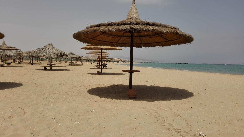 Three-Bedroom Garden Chalet at Marina Wadi Degla For Families Ain Suchna Zimmer foto