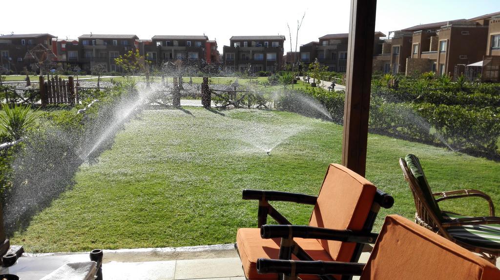 Three-Bedroom Garden Chalet at Marina Wadi Degla For Families Ain Suchna Zimmer foto