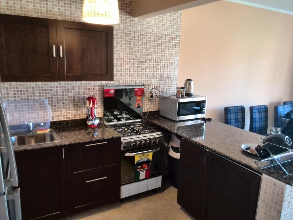 Three-Bedroom Garden Chalet at Marina Wadi Degla For Families Ain Suchna Zimmer foto